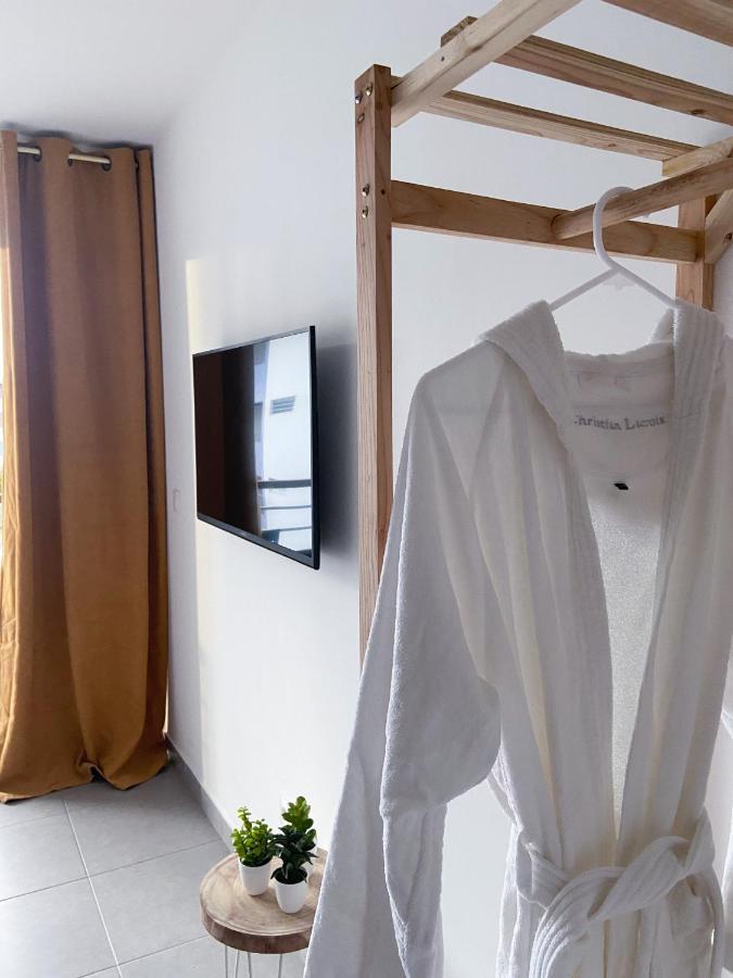Un Palmier Dans La Chambre, Studio De Standing Cayenne Exteriör bild